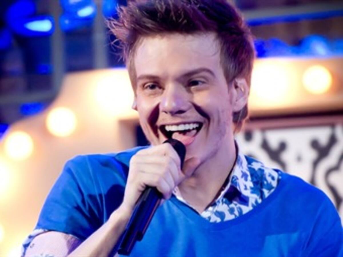 Michel Teló y su tema Ai Se Eu Te Pego en los Grammy Latino 2012