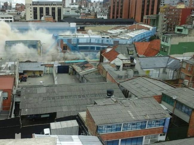 Reconocen fallas en implosión de sede de la Defensoría en Bogotá