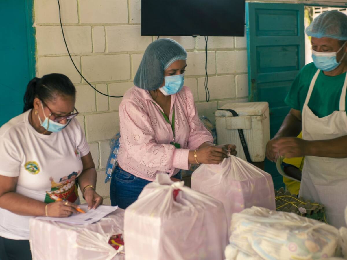 Grupos organizados de Cartagena recibieron mercados de la Alcaldía
