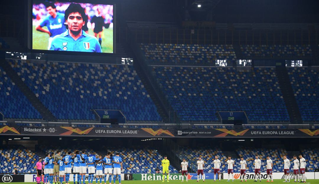 Estadio de Napoli en honor a Diego Maradona.