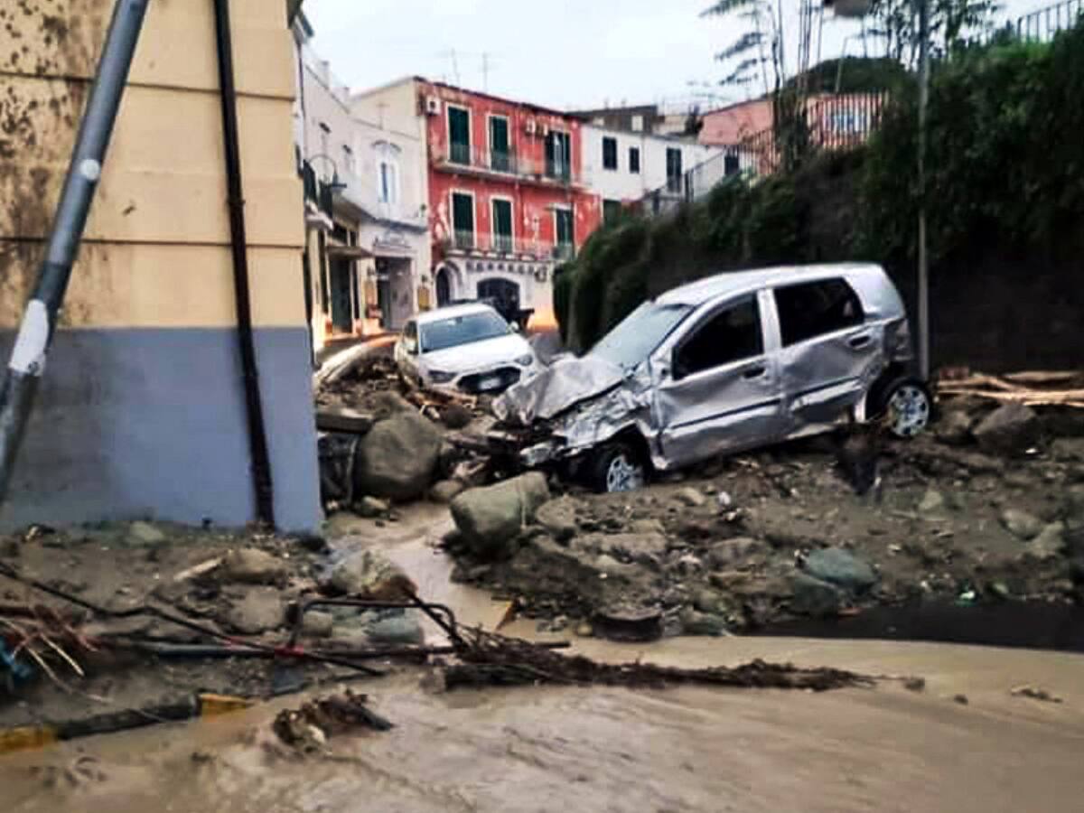 Deslizamiento en isla italiana deja diez desaparecidos