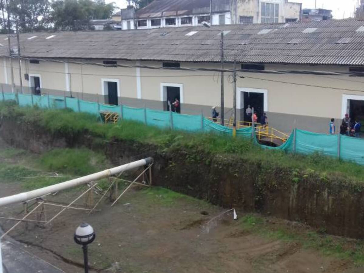 La única solución con el hueco de La Estación es taparlo: Gerson Peña