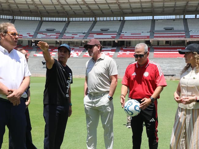 Visita de Alejandro Domínguez, presidente de la Conmebol al estadio Metropolitano. Foto: Alcaldía de Barranquilla.