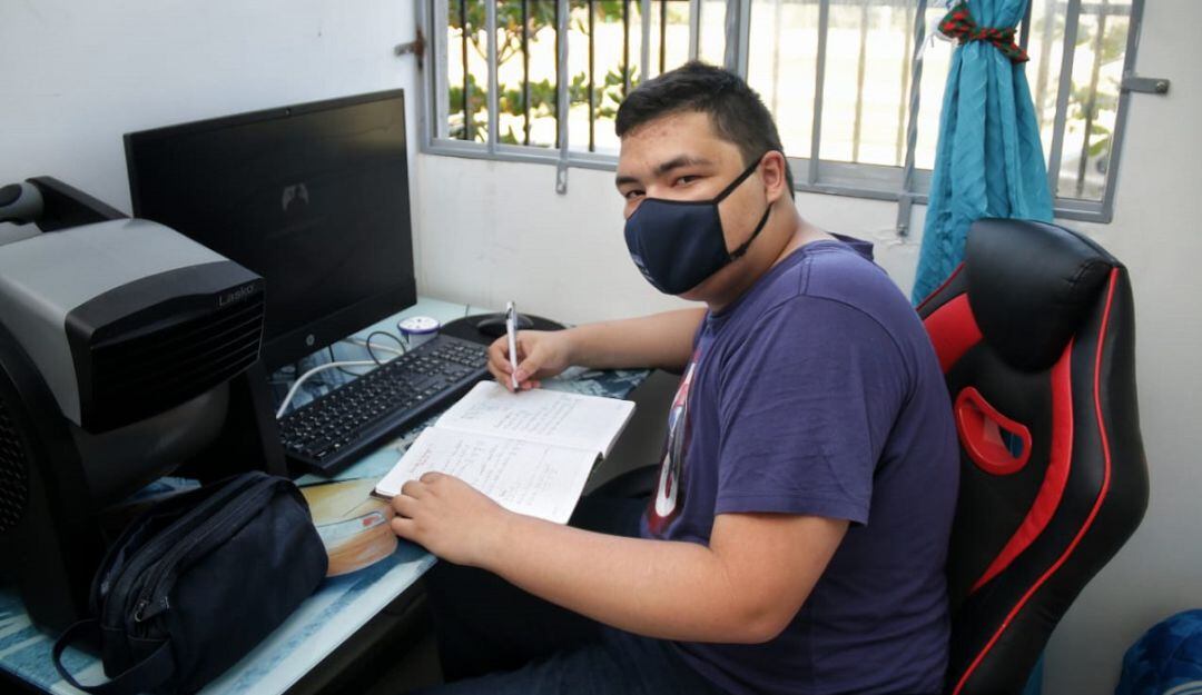 Alejandro Salas Durán, estudiante exaltado.