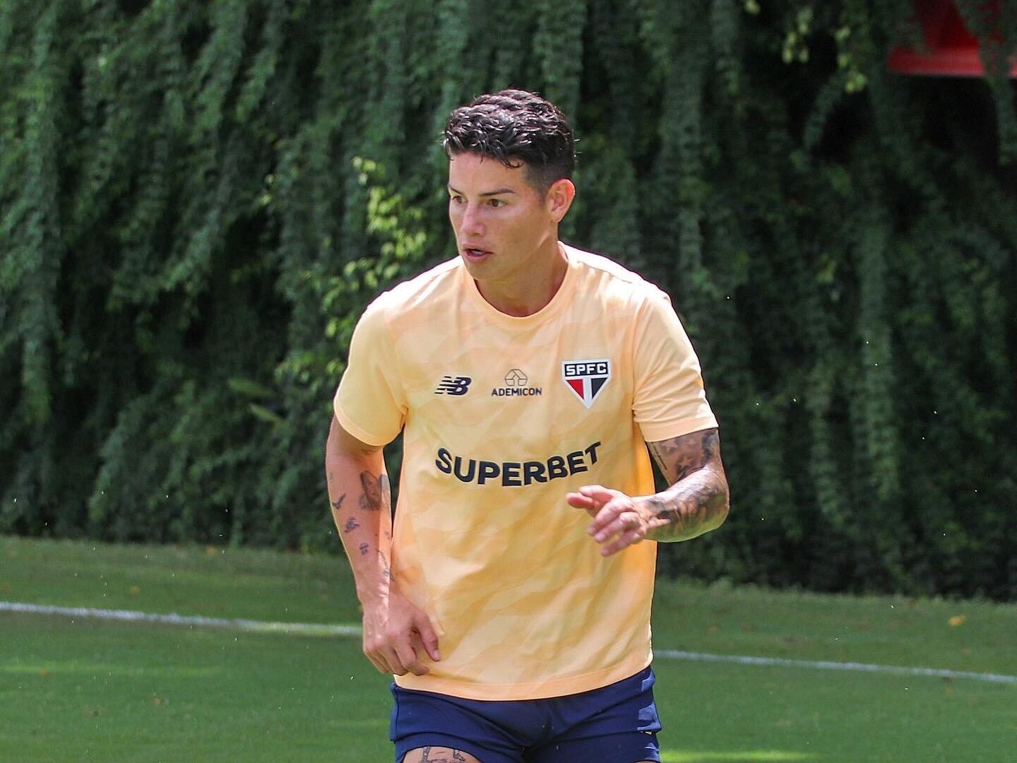 James Rodríguez en sus prácticas con el Sao Paulo / Twitter: @SaoPauloFC