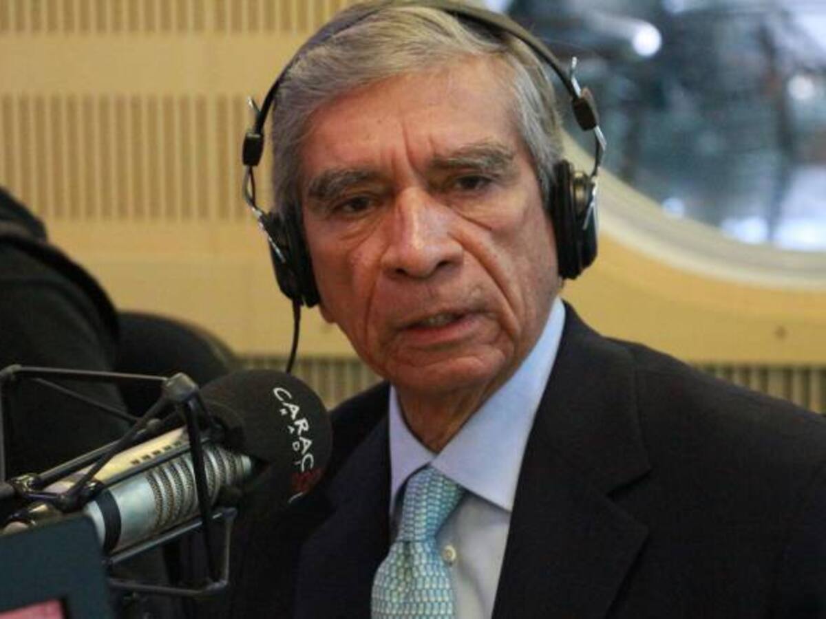 Las Farc pasarán de proteger cultivos ilícitos a destruirlos: general Mora