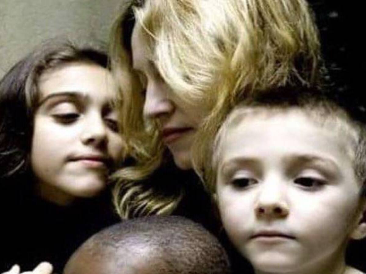 Guy Ritchie sigue adelante con la batalla legal para obtener la custodia de su hijo Rocco