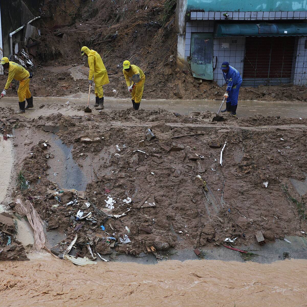 Más de 80 personas han fallecido por las fuertes lluvias en Pernambuco, Brasil