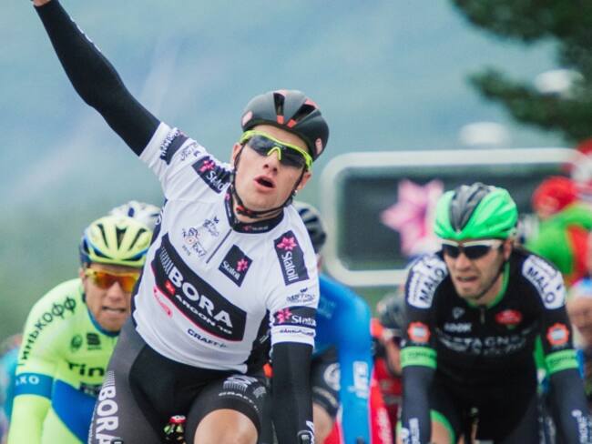 Sam Bennett gana la etapa 12 del Giro de Italia