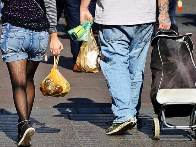 Verdes proponen impuesto para quienes usen bolsas plásticas