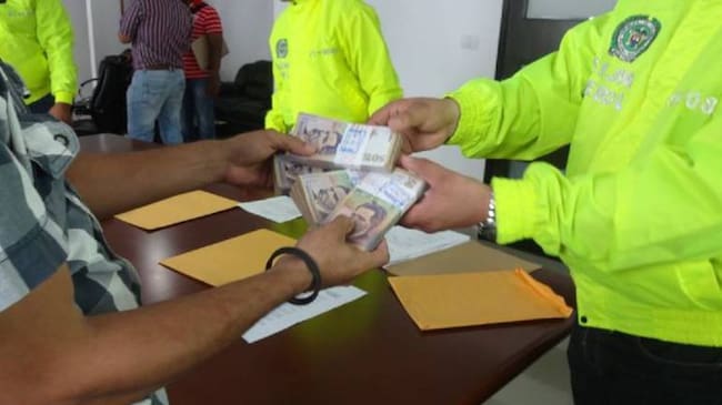 Policía