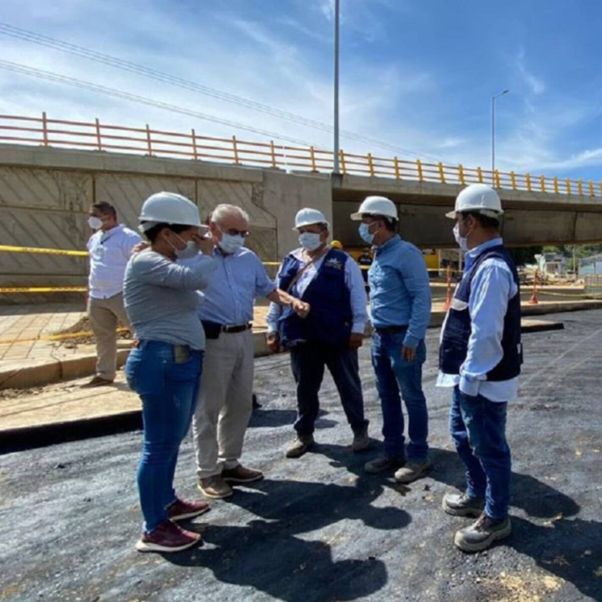 Conductores piden mantener las dos vías abiertas en Comercial Bolívar