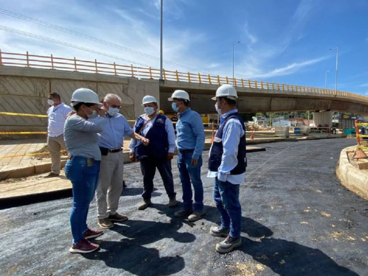 Conductores piden mantener las dos vías abiertas en Comercial Bolívar