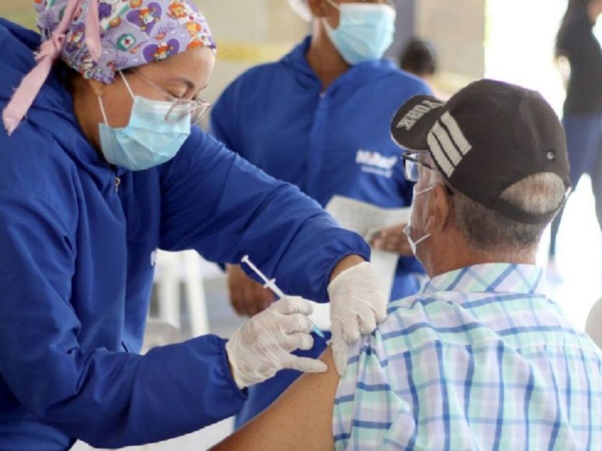 Barranquilla inicia vacunación para mayores de 65 años