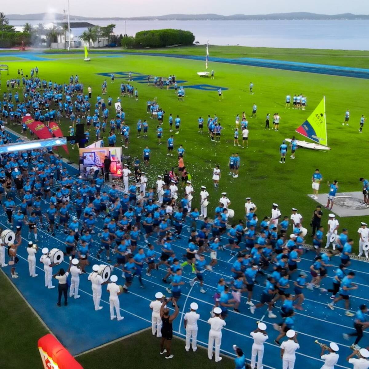 Cartagena vibró con la carrera oficial de la Armada de Colombia: al trote marinos