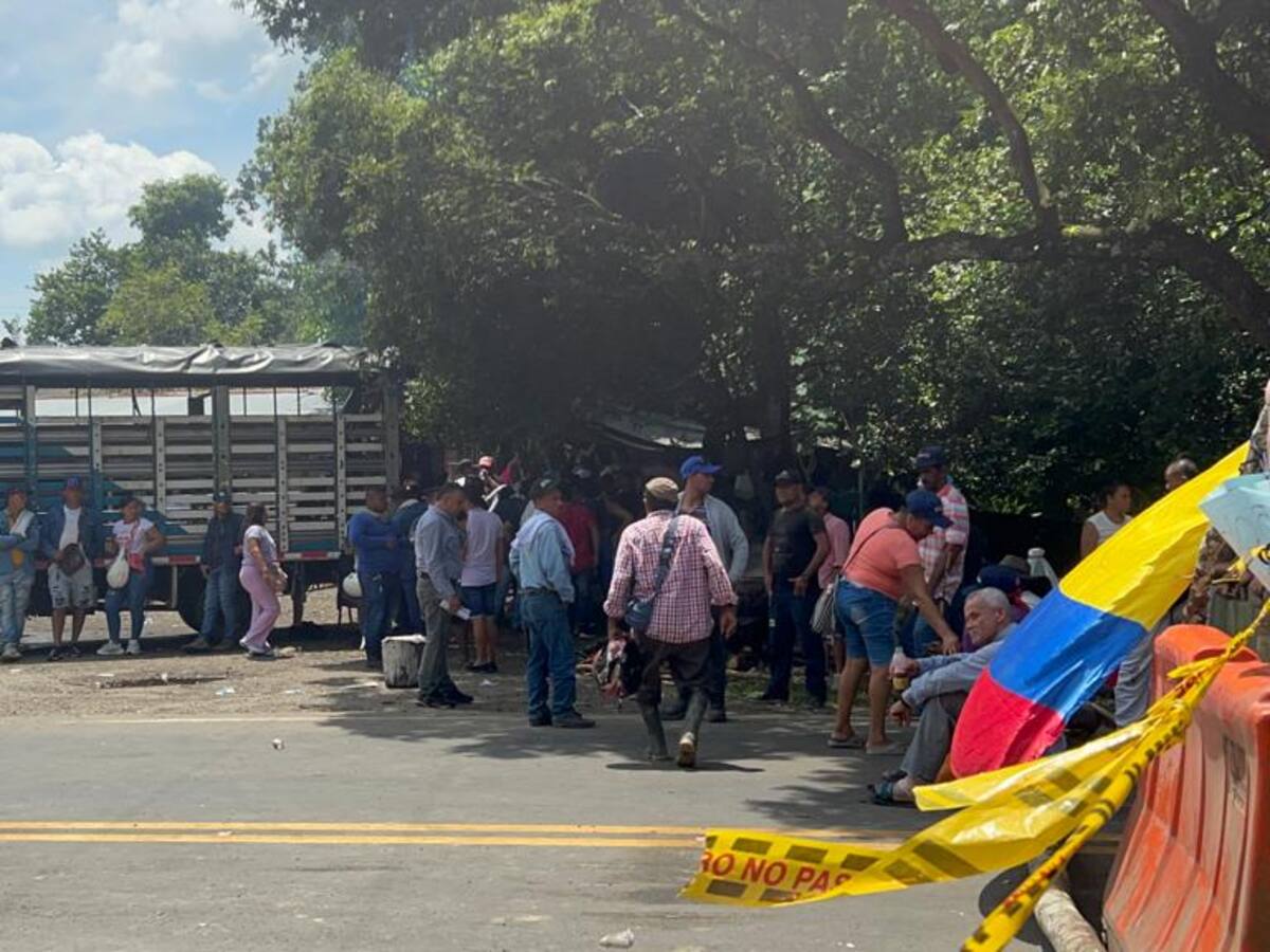 Vía Bucaramanga - Barrancabermeja: autoridades interceden para abrir corredor humanitario