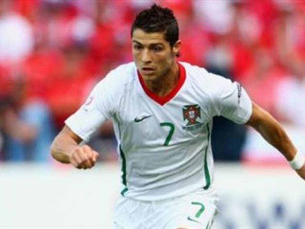 Técnico de Portugal confirma a C.Ronaldo como capitán en próximos partidos de Eurocopa
