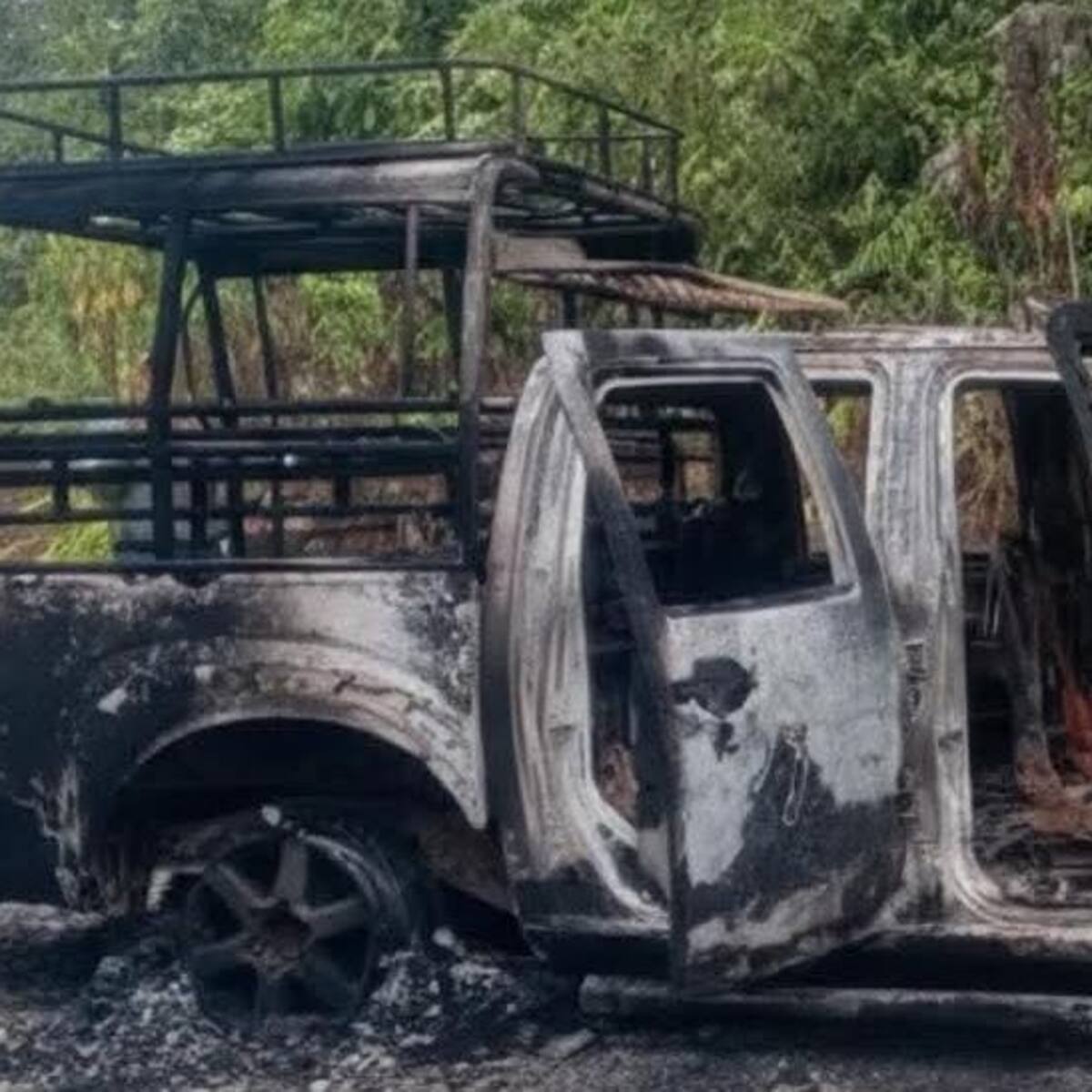 Incineran vehículo de servicio público en zona rural de Gigante, Huila