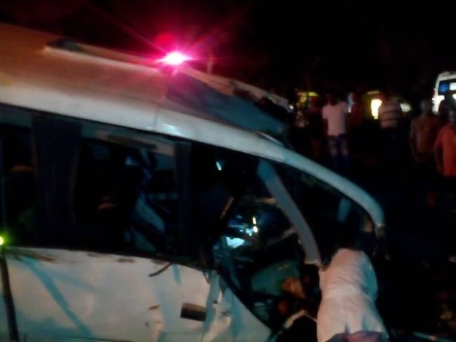 Un muerto y 13 heridos en accidente de bus en La Cordialidad