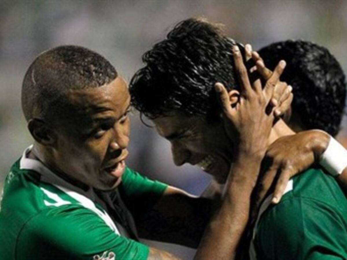 Atlético Nacional vence 2-1 a Santa Fe y se prepara para la final