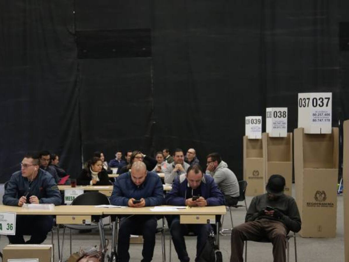 Correos falsos con cambios de sitios de votación salieron de Ucrania