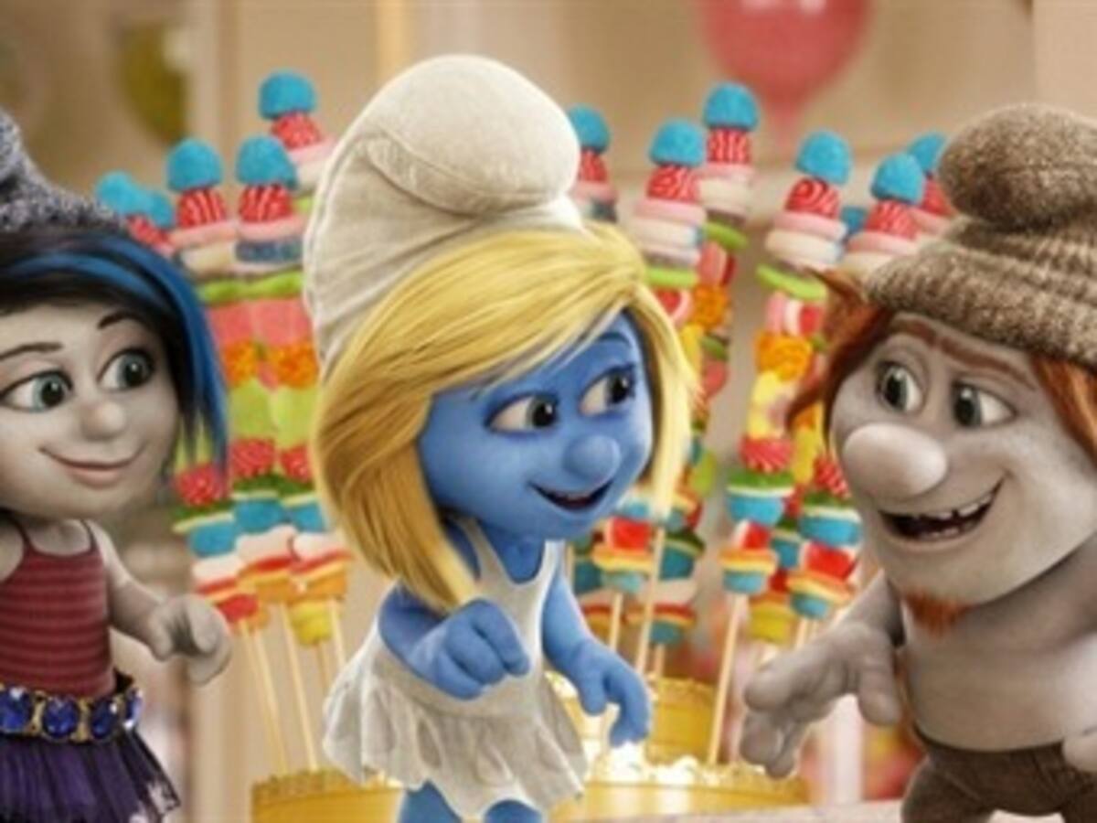 "The Smurfs 2" rivaliza con las pistolas de Denzel Washington y Mark Wahlberg