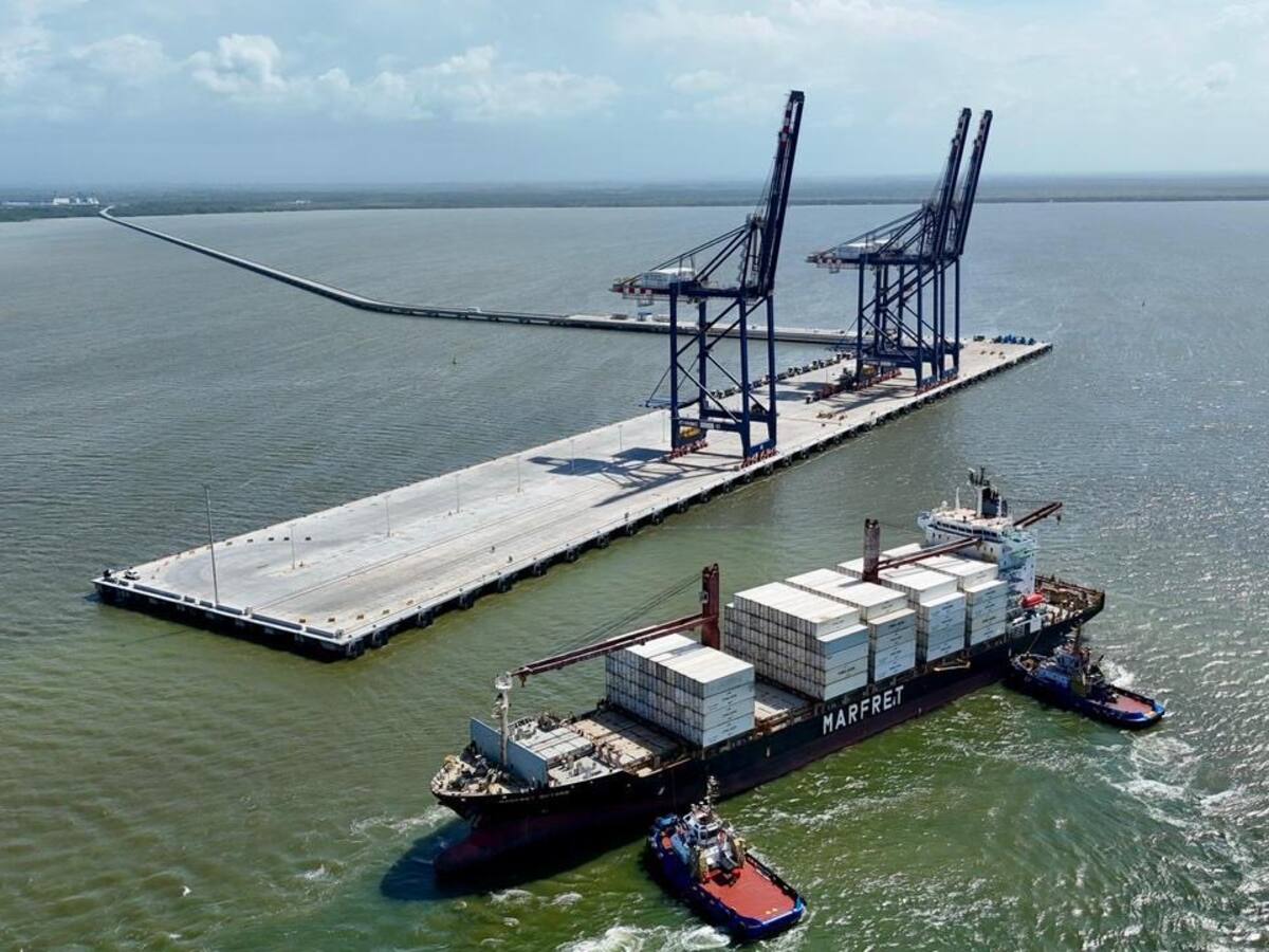 Puerto Antioquia superó con éxito las primeras pruebas operativas con contenedores