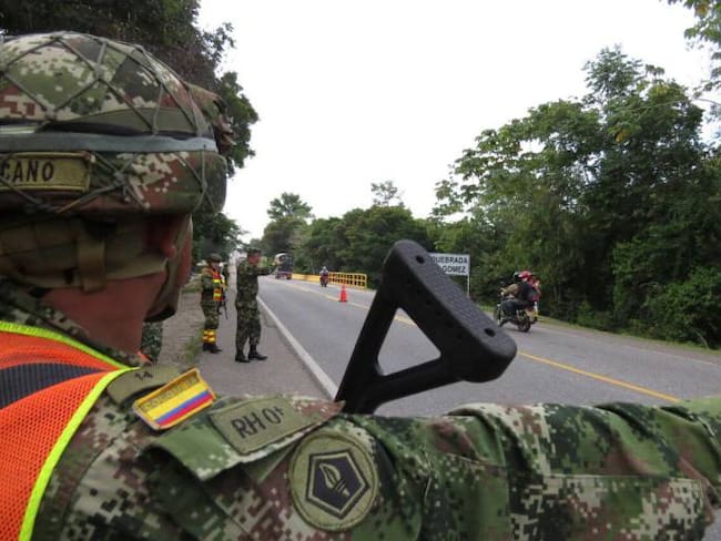 El Ejército y Policía se tomaron las vías de Santander