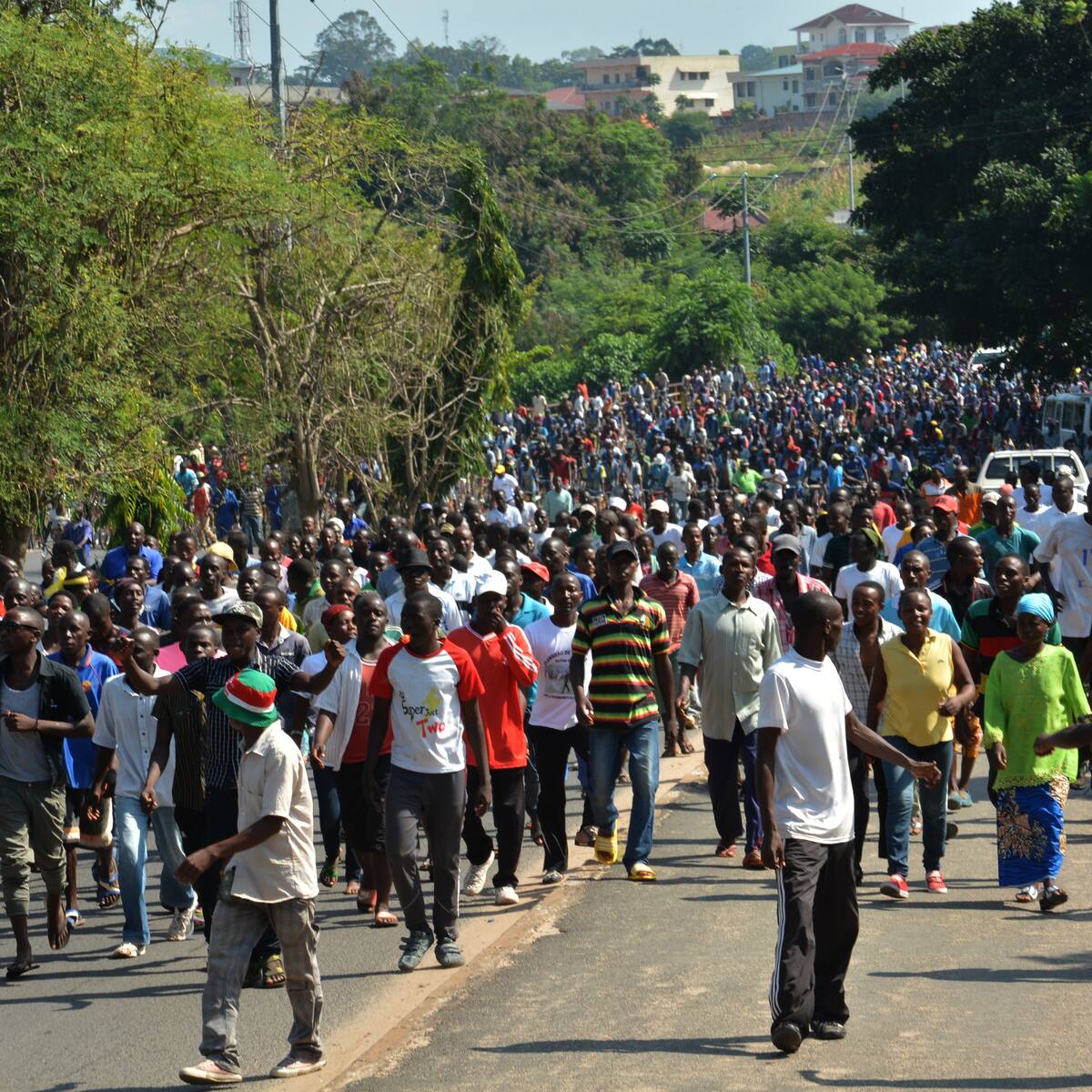 Tanzania elige presidente en medio de disturbios y apagón de internet