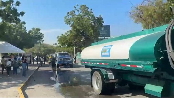  Propietarios de carrotanques se unen para entregar un millón de litros de agua en Santa Marta/ Suministrada.