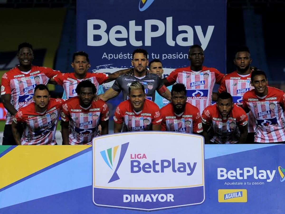 Baja sensible en Junior: uno de los titulares dio positivo al COVID-19