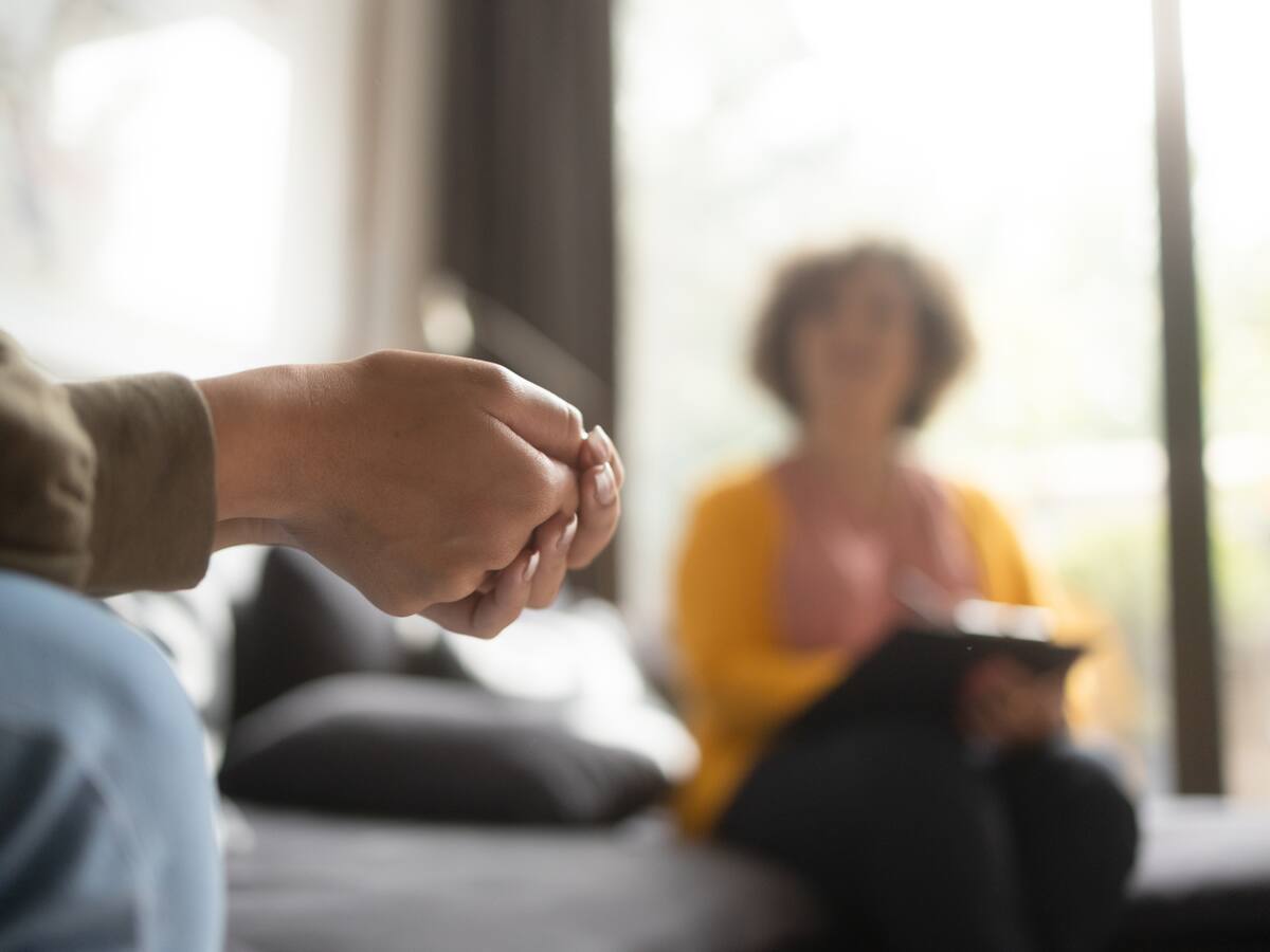 Terapia transgeneracional, qué es y para qué sirve, experta explica