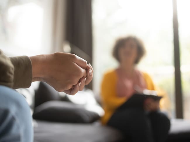 Terapia transgeneracional, qué es y para qué sirve, experta explica