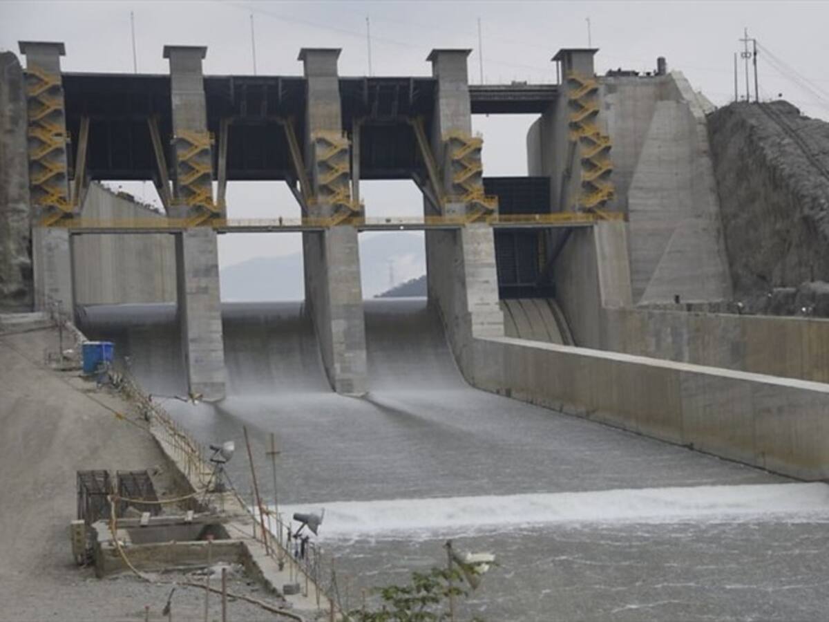 ¿Aseguradora debe asumir los costos de la contingencia de Hidroituango?