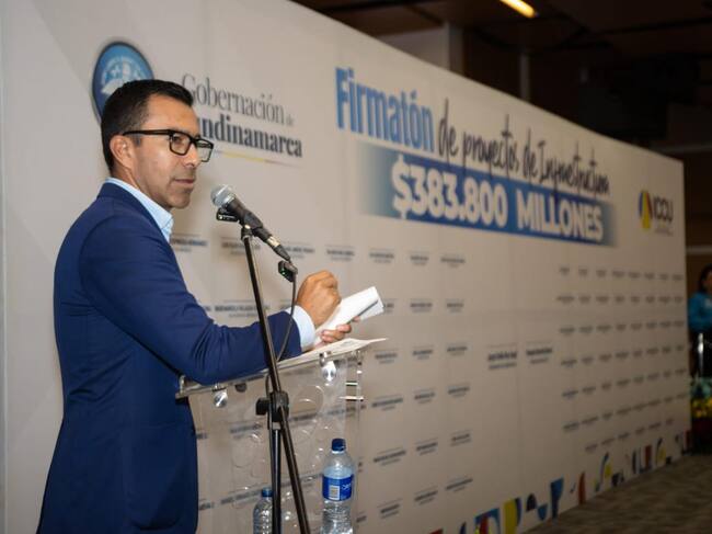 Firmatón de 431convenios con 102 municipios.