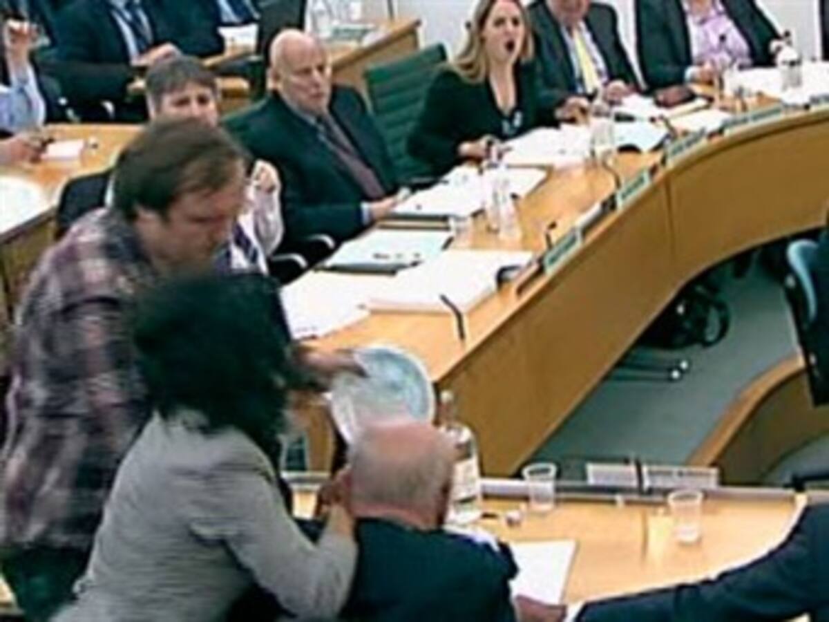 Rebekah Brooks admite que "News of the World" utilizó detectives privados