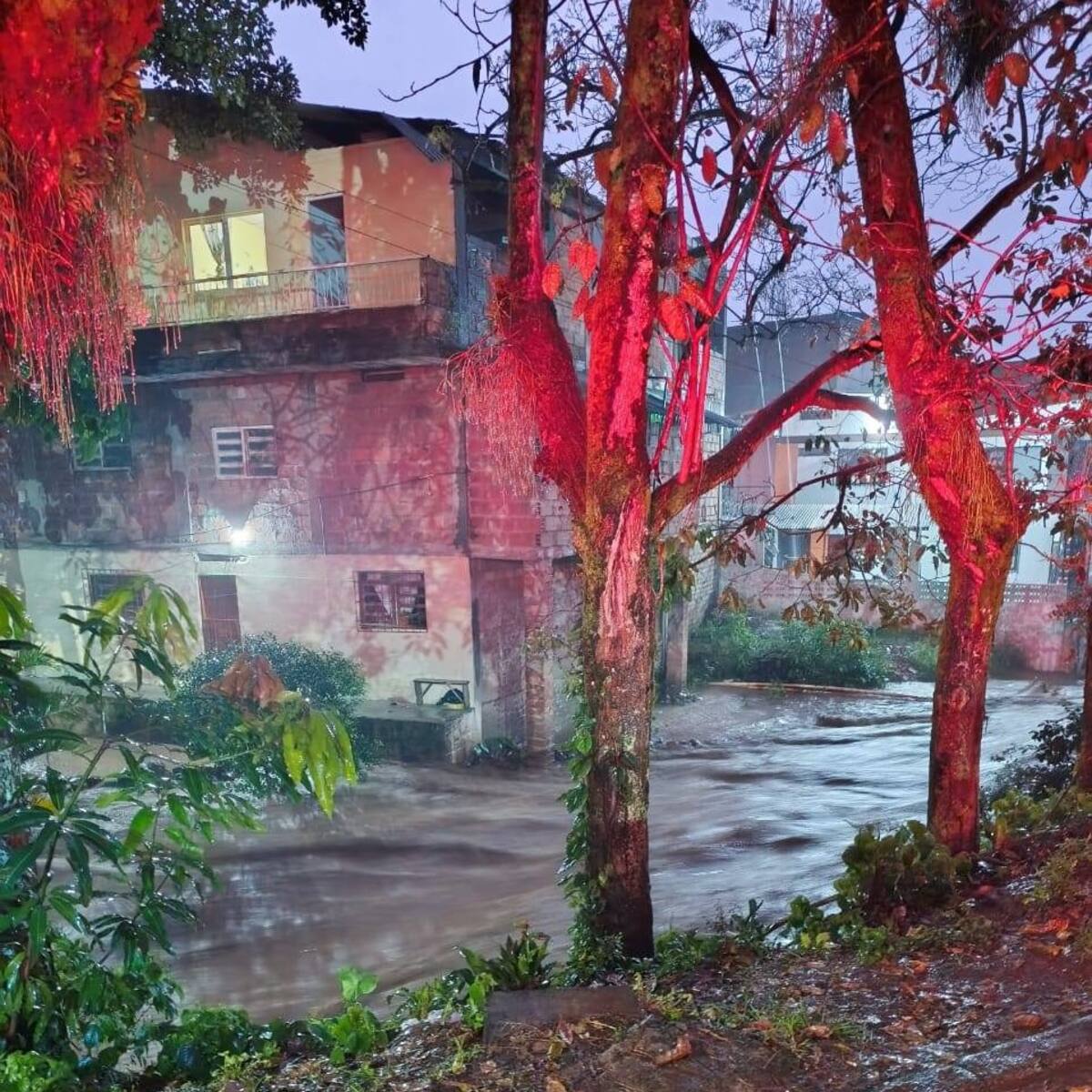 Lluvias originan inundaciones y afectaciones en las viviendas de Supía, Caldas
