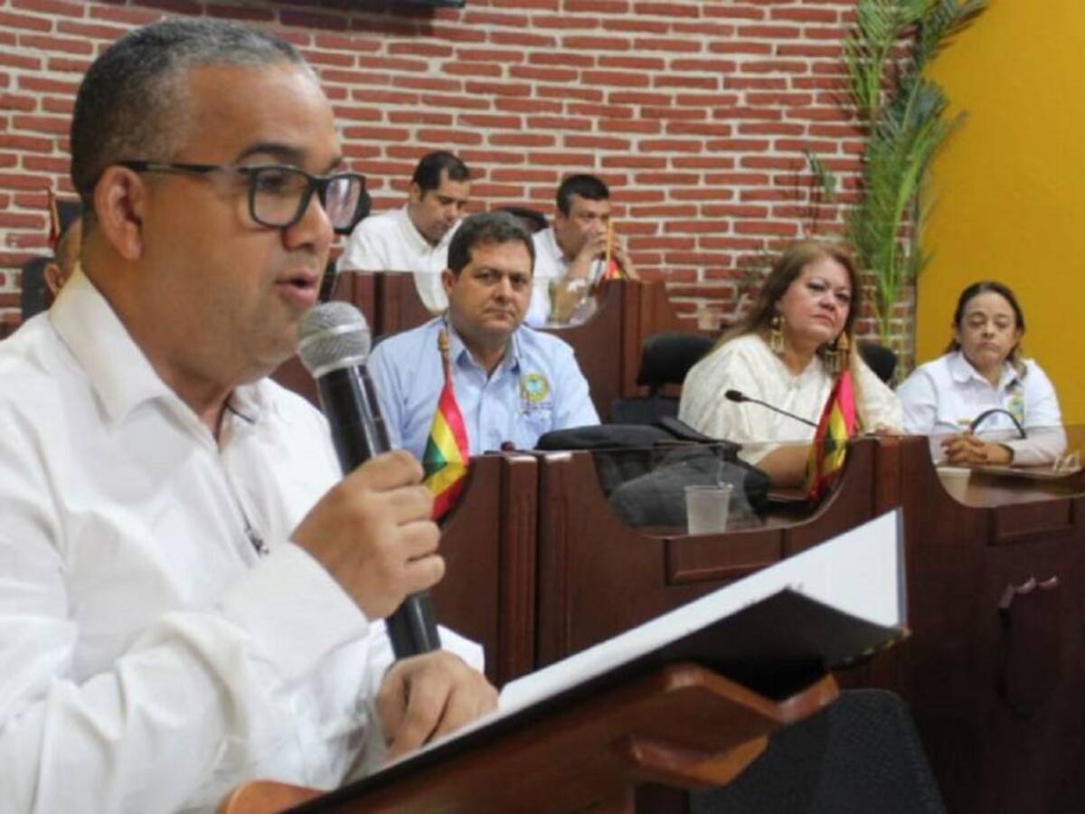 El que intenta confundir es él: Pedrito Pereira a gerente de Corvivienda