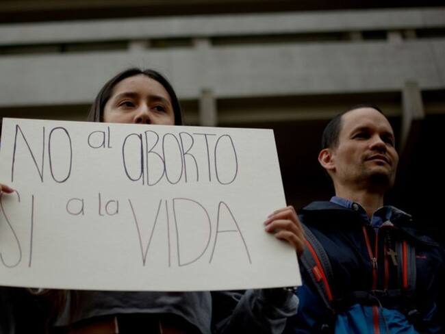 "Neocomunistas" y "retrógradas": se agudiza debate sobre creación de Comisión Provida