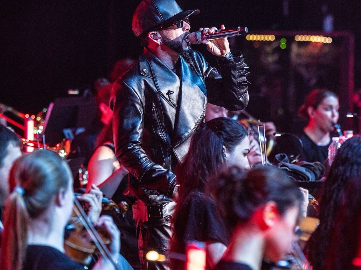 Yandel celebra más de 25 años de trayectoria presentando su sinfónico en Colombia