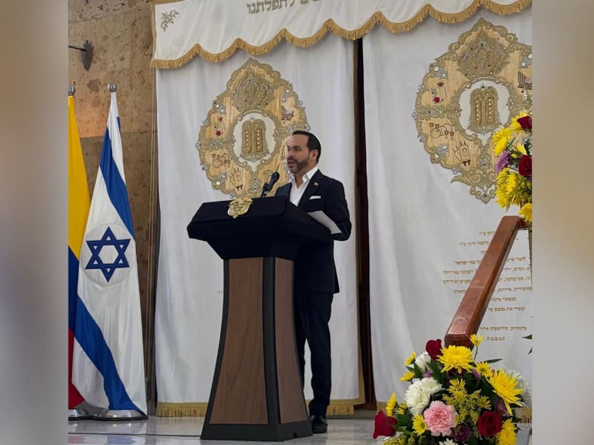 “Nunca voy a dejar de defender a Israel”: De la Espriella visita a sinagoga Bet-El en Barranquilla