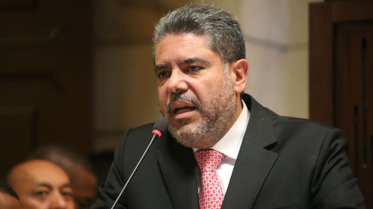 Corte Constitucional está lista para decidir si Carlos H. Rodríguez vuelve a Contraloría