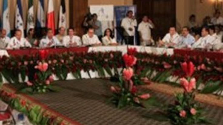 Llegan a Cartagena los presidentes que participarán en la Cumbre del grupo de Tuxtla