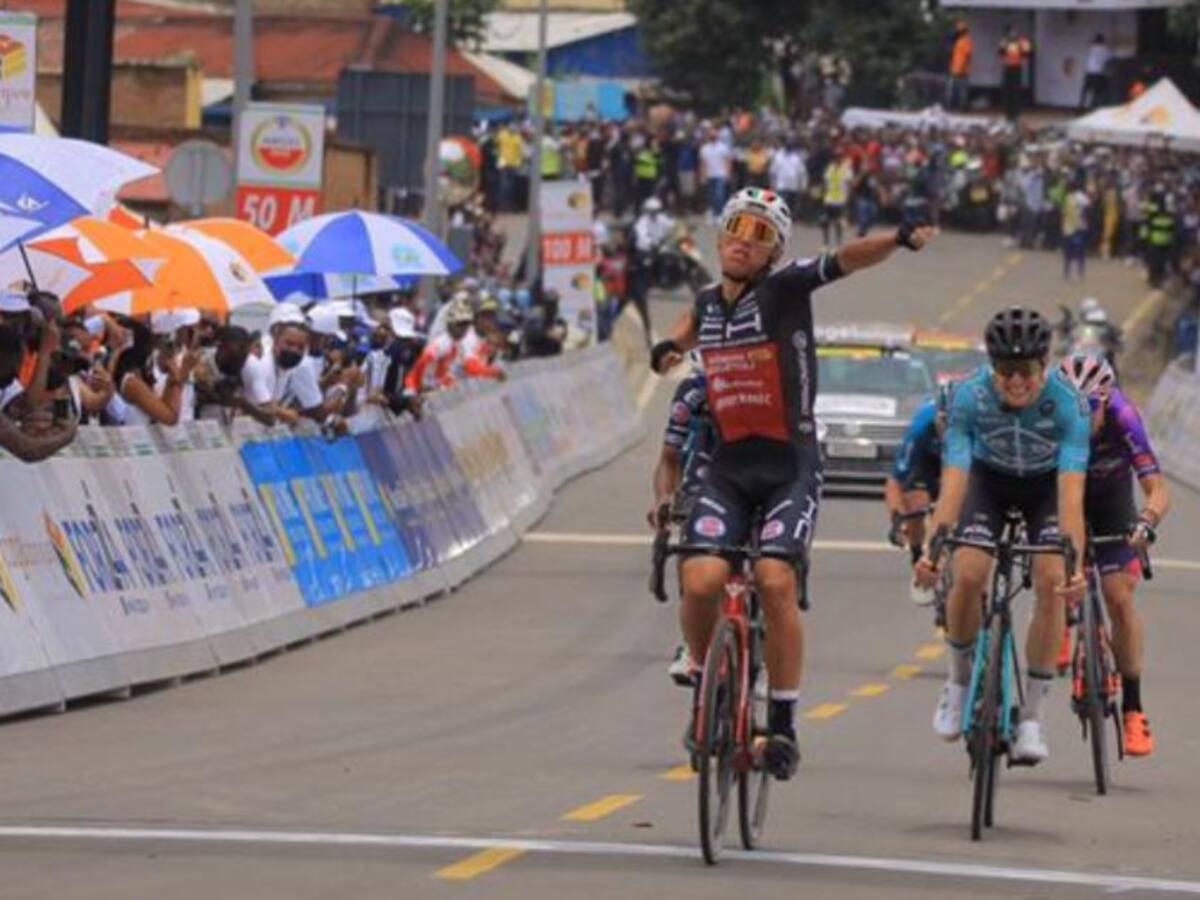 Video: Así fue el esprint con el que Jhonatan Restrepo ganó en Ruanda