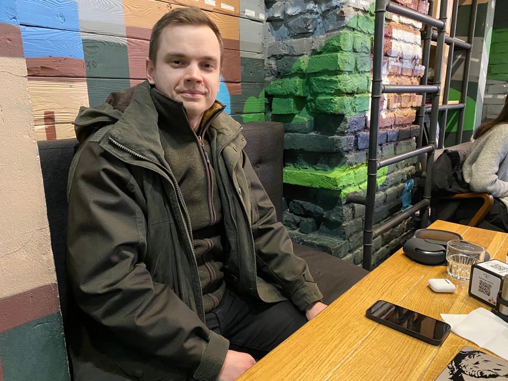 “Mi abuela en Bielorrusia dice que los ucranianos se están atacando entre ellos”: trabajador ucraniano. Foto: Redacción W Radio.