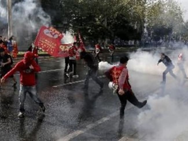 Policías y manifestantes se enfrentan en Estambul por cuarto día consecutivo
