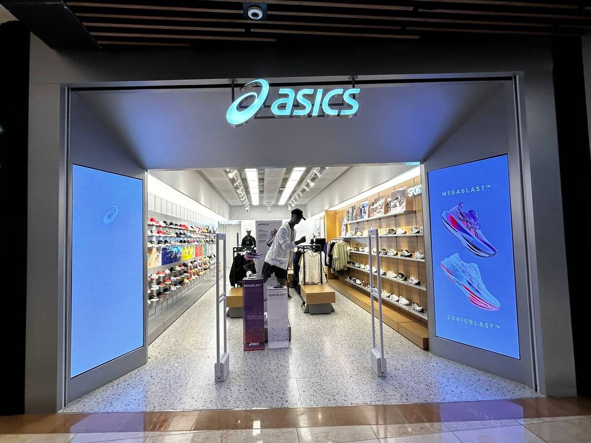 ASICS alista la Golden Run con 3.000 corredores y abre su segunda tienda en Medellín