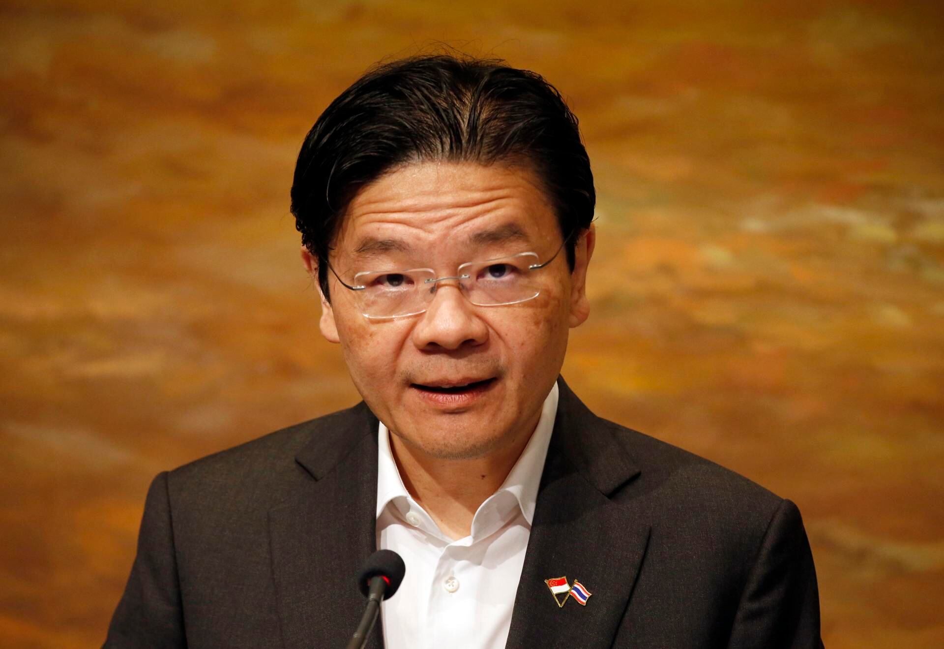 BANGKOK (Thailand), 02/09/2026.- Singapore's Prime Minister Lawrence Wong addresses a press conference with Thailand's Prime Minister Anutin Charnvirakul (not pictured) following the meeting of the 5th Leaders' Retreat in Bangkok, Thailand, 02 September 2026. Wong is in Thailand to attend the fifth Leaders' Retreat with his Thai counterpart, witness the signing of a Memorandum of Understanding (MoU) on social development between Thailand and Singapore, and strengthen the two countries' bilateral relations. (Tailandia, Singapur) EFE/EPA/NARONG SANGNAK