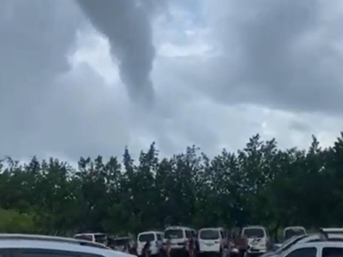 VIDEO | Tromba marina deja 10 lesionados y más de 100 casetas afectadas en playas colombianas
