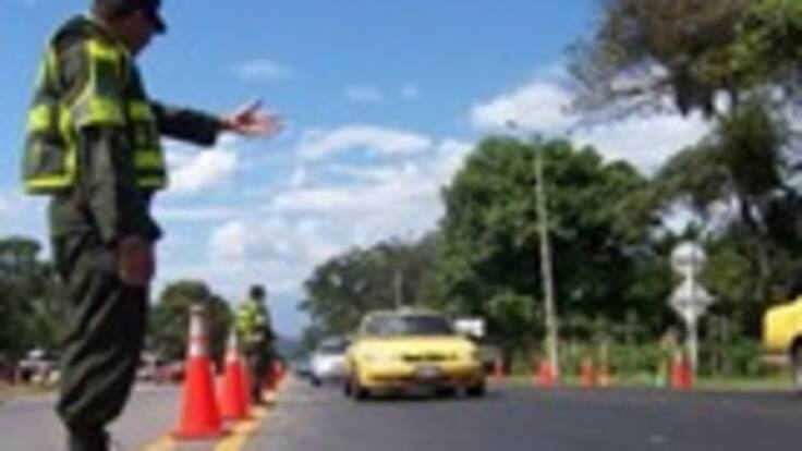 Más de un millón de vehículos regresan este lunes a Bogotá: general Palomino